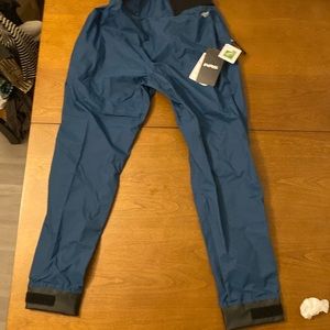 Women’s watertight pants